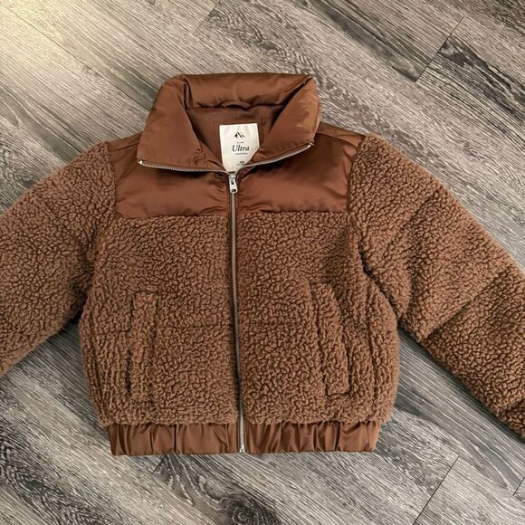 Abercrombie & Fitch Ultra Sherpa Puffer - Picture 3 of 7